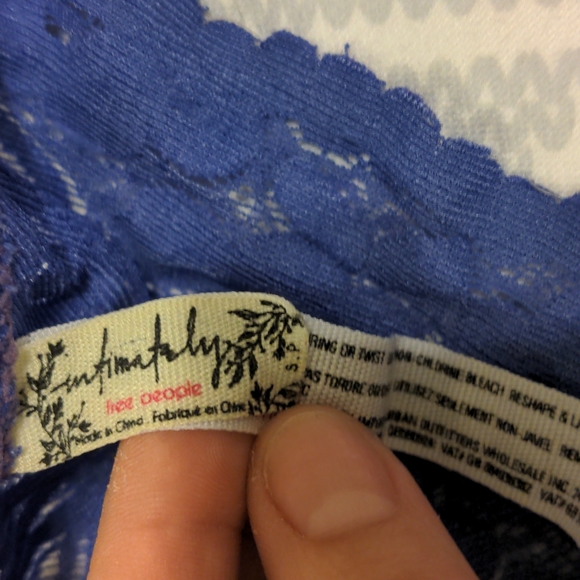 Free People, 3 pairs of lace bralettes, size S, in pink, blue, orange. Like new - Picture 6 of 10